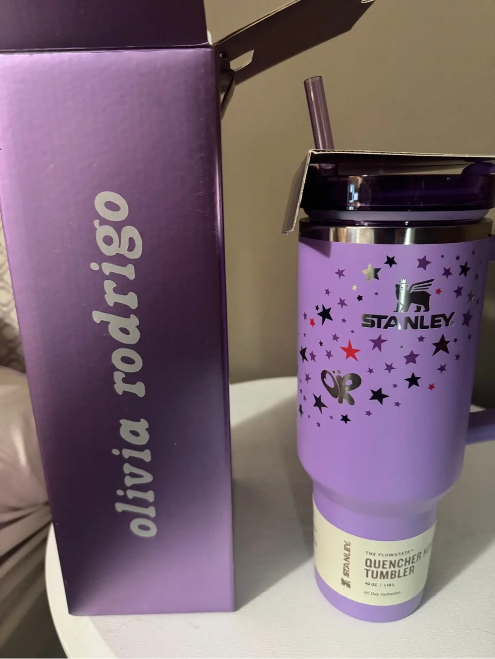 Stanley x Olivia Rodrigo Quencher H2.0 FlowState Tumbler - Picture 3 of 7